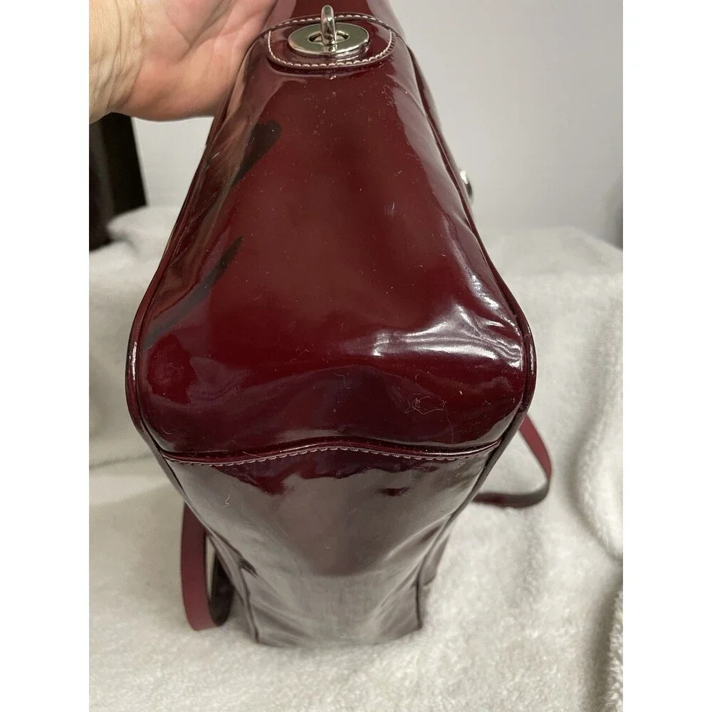 Coach Burgundy Patent Leather Tunrlock Pocket Double Handle Tote Bag READ - Picture 7 of 16